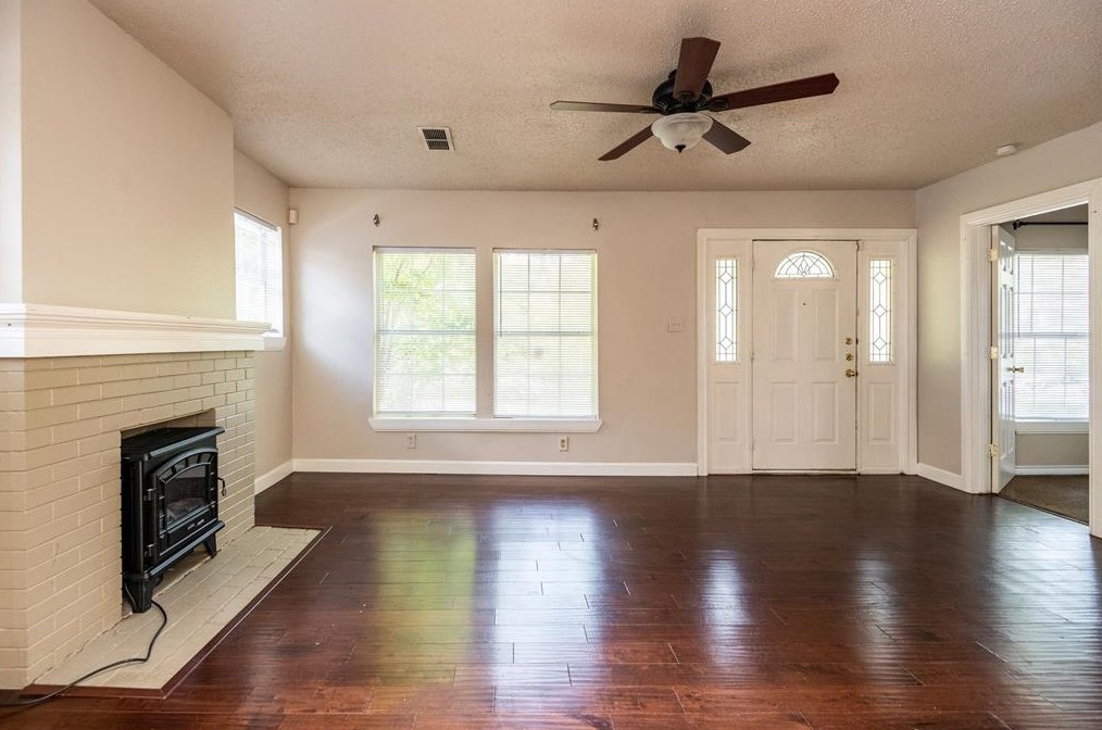 3240 Jennings Ave, Fort Worth TX  76110-4021 exterior