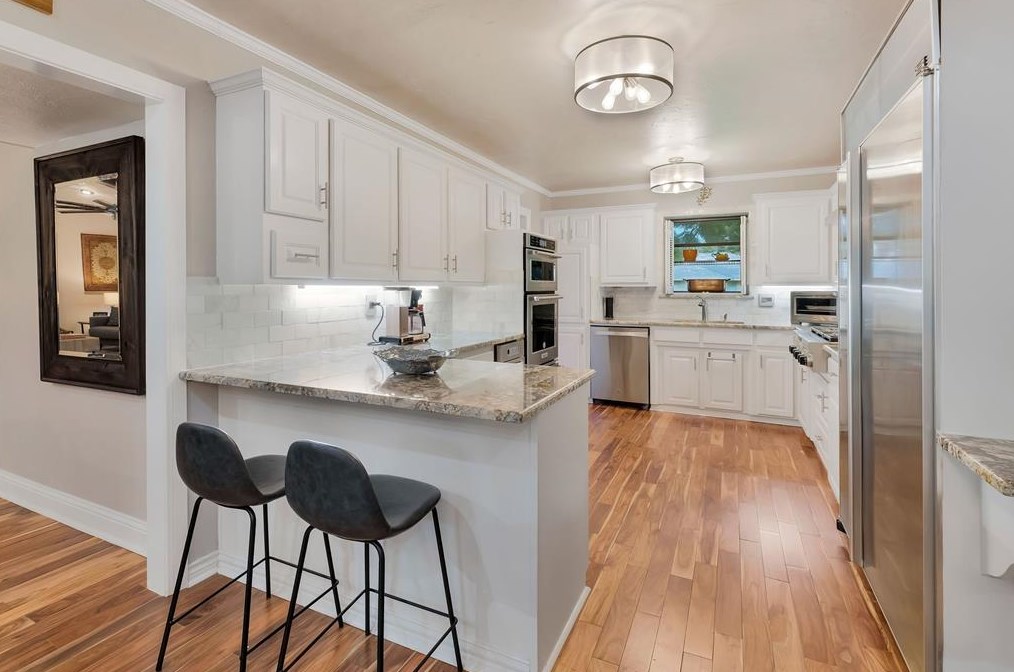 3823 Princess Ln, Dallas TX  75229-5233 exterior
