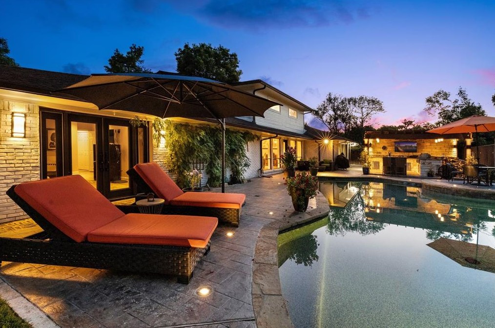 3823 Princess Ln, Dallas TX  75229-5233 exterior