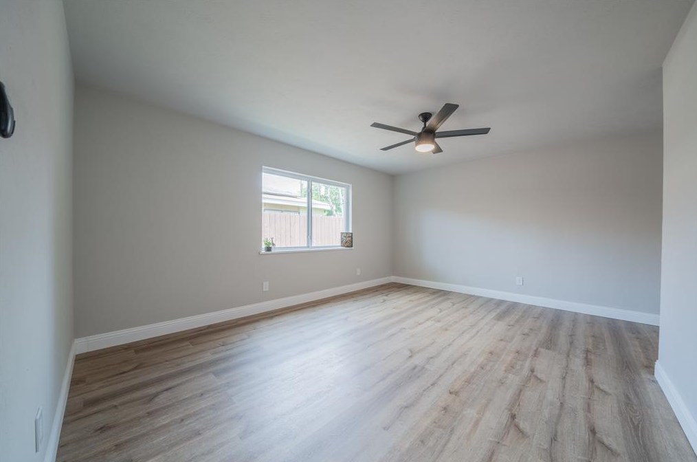 3202 Lindbergh Dr, Dallas TX  75228-5439 exterior