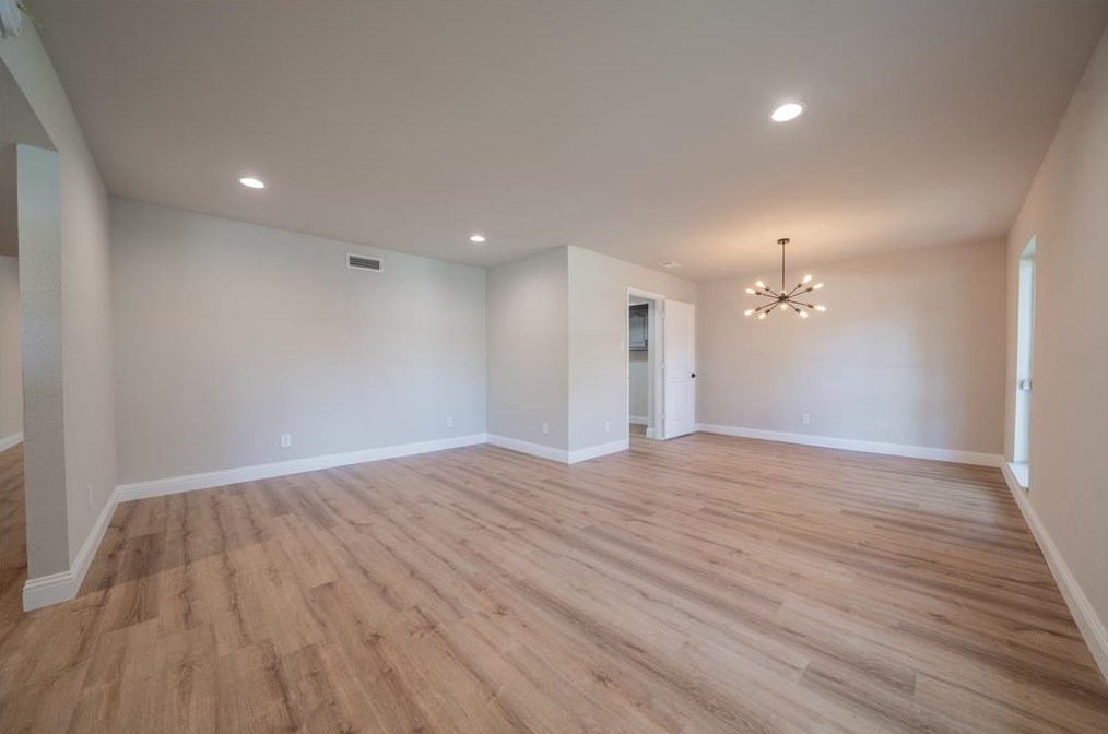 3202 Lindbergh Dr, Dallas TX  75228-5439 exterior