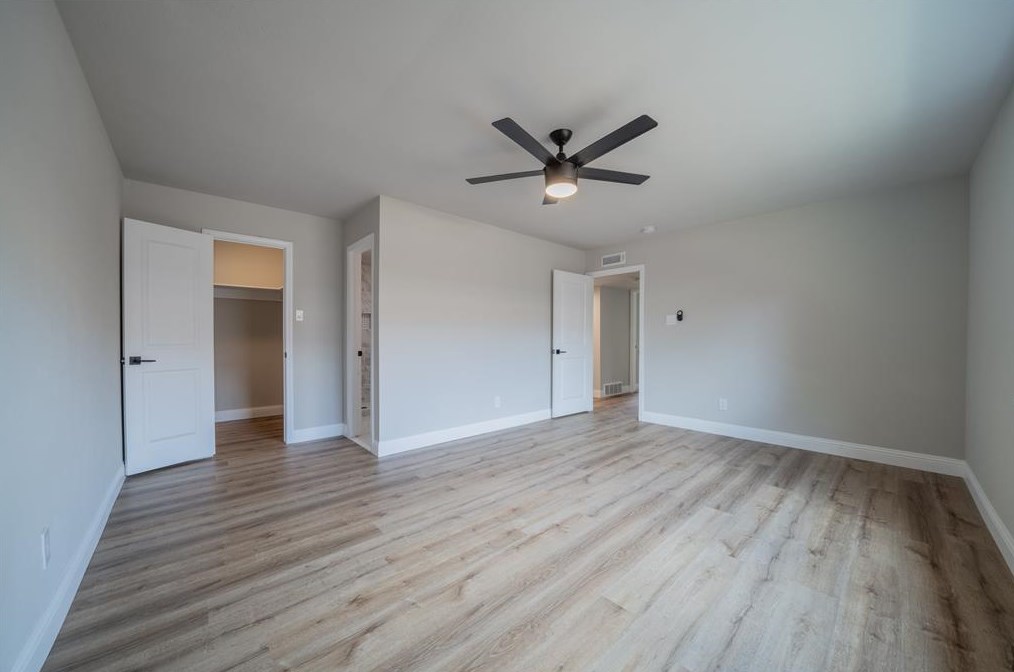 3202 Lindbergh Dr, Dallas TX  75228-5439 exterior