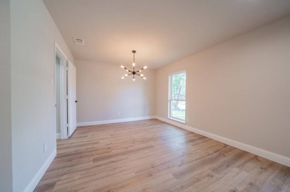 3202 Lindbergh Dr, Dallas TX  75228-5439 exterior