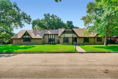 2401 Axminster Drive - Photo 1