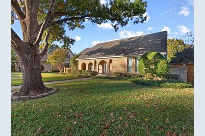 9327 Heatherdale Drive - Photo 1