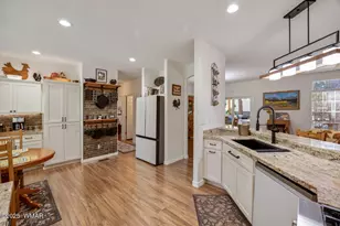 2041 W Pine View Dr, Show Low, AZ 85901 - Photo 9