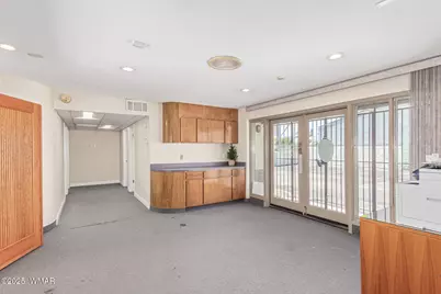 8545 N Black Cyn Highway Highway, Phoenix, AZ 85021 - Photo 1