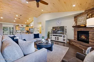 2234 Fairway Dr, Overgaard, AZ 85933 - Photo 9