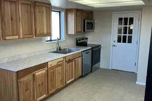 806 W Henderson St, Winslow, AZ 86047 - Photo 3