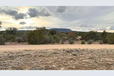 54473 N Shadow Mountain Parkway, Seligman, AZ 86337 - Photo 5