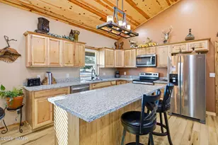 2230 Page Dr, Overgaard, AZ 85933 - Photo 9