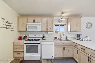 336 E 4th St, Eagar, AZ 85925 - Photo 11