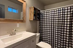 207 W Carlos Ave, Holbrook, AZ 86025 - Photo 9