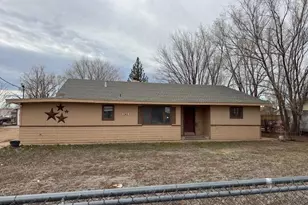 340 W 7th St S, Saint Johns, AZ 85936 - Photo 1