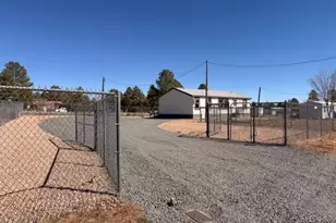 2122 Meadow Ln, Overgaard, AZ 85933 - Photo 9