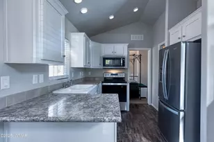 3851 Vacation Village Dr Unit 38, Show Low, AZ 85901 - Photo 15