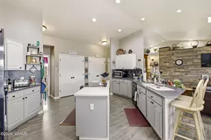 8406 Lake View Dr, Show Low, AZ 85901 - Photo 13