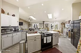 8406 Lake View Dr, Show Low, AZ 85901 - Photo 7