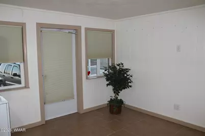 8276 Lake Shore Drive, Unit 302 #302, Show Low, AZ 85901 - Photo 11