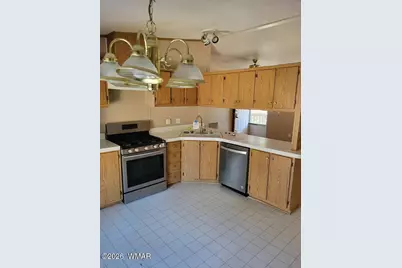 945 S 8th Drive, Show Low, AZ 85901 - Photo 5