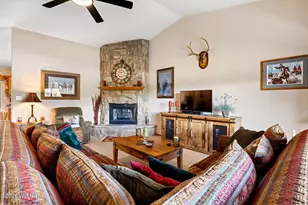 2788 Chandelle Ln, Overgaard, AZ 85933 - Photo 7