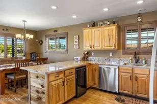 2757 Sunflower Dr, Overgaard, AZ 85933 - Photo 11