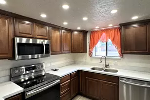 73 W 8th St, Eagar, AZ 85925 - Photo 3