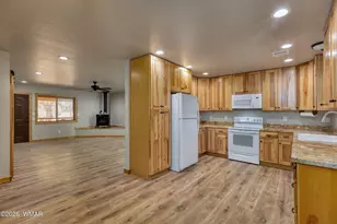 2979 Arrowhead Dr, Overgaard, AZ 85933 - Photo 7