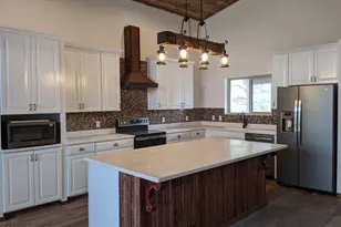 2207 4 Point Cir, Overgaard, AZ 85933 - Photo 11