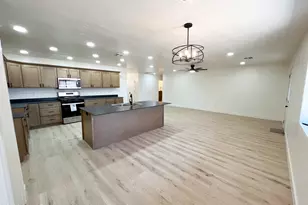 109 Encanto Dr, Holbrook, AZ 86025 - Photo 5