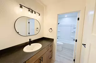 109 Encanto Dr, Holbrook, AZ 86025 - Photo 15