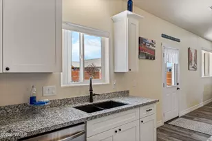 475 W 3rd Ave, Eagar, AZ 85925 - Photo 13