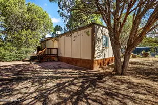 2075 Pinewood Dr, Overgaard, AZ 85933 - Photo 11