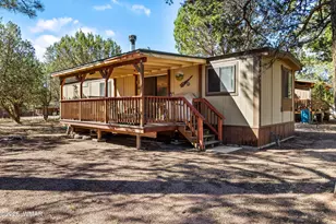 2075 Pinewood Dr, Overgaard, AZ 85933 - Photo 1