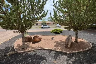 310 N 8th Dr, Saint Johns, AZ 85936 - Photo 9