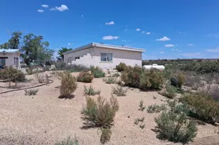 1214 Jonnie Ln, Winslow, AZ 86047 - Photo 3