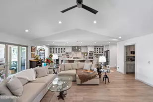 9736 E Watford Way, Sun Lakes, AZ 85248 - Photo 11