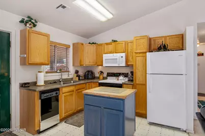 1967 Tall Pine Circle, Overgaard, AZ 85933 - Photo 13