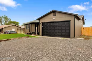 137 S Hamblin St, Eagar, AZ 85925 - Photo 3