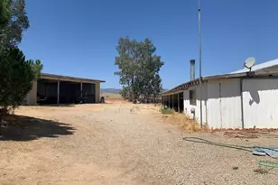 231 Castro Canyon Rd, Cuyama, CA 93254 - Photo 9