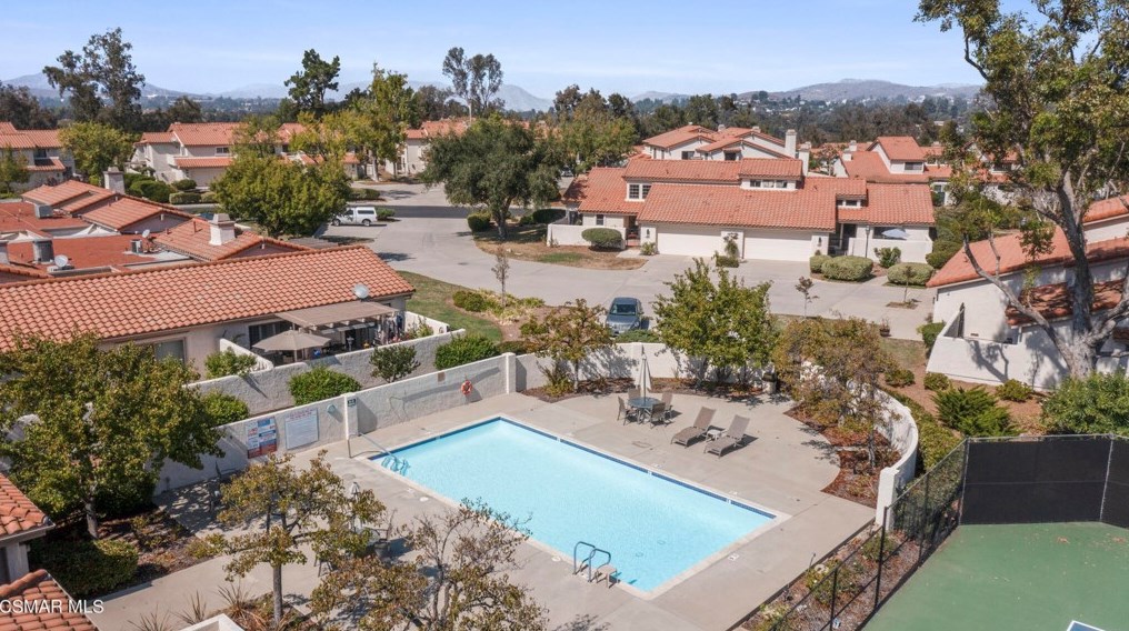 308 Pebble Beach Dr, Thousand Oaks CA  91320-4124 exterior
