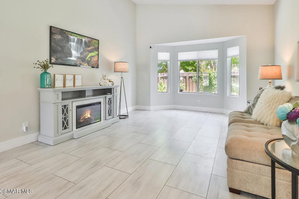88 Herringbone Ct, Thousand Oaks CA  91320-3849 exterior