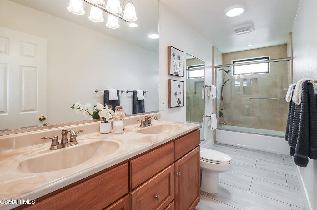 88 Herringbone Ct, Thousand Oaks CA  91320-3849 exterior