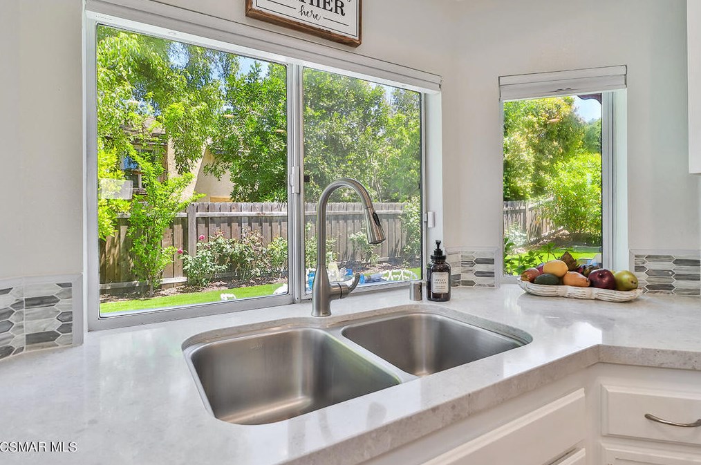 88 Herringbone Ct, Thousand Oaks CA  91320-3849 exterior