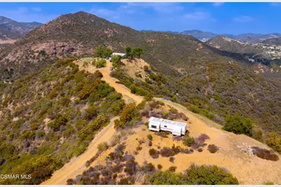 102 W Carlisle Road, Thousand Oaks, CA 91361 - Photo 17