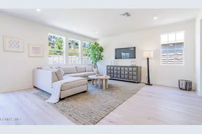 4679 Summit Avenue, Simi Valley, CA 93063 - Photo 15