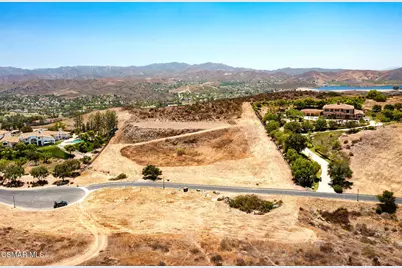 70 Presidential Drive, Simi Valley, CA 93065 - Photo 3