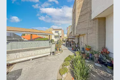 14715 Saticoy Street #8, Van Nuys, CA 91405 - Photo 35
