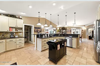 2056 Casual Court, Simi Valley, CA 93065 - Photo 19