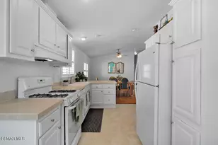 195 Tierra Rejada Road, Simi Valley, CA 93065 - Photo 15